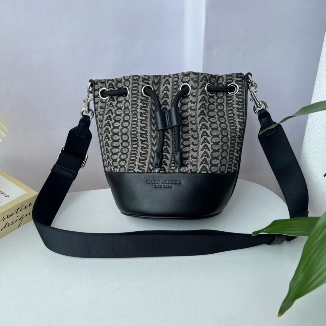 Marc Jacobs Bucket Bag, Women's Fashion, Bags & Wallets, Cross