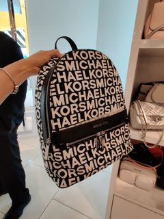 (Category: ) located in . Submitted by hersbags (Listing ID 1173544412, Image 1). Description: .