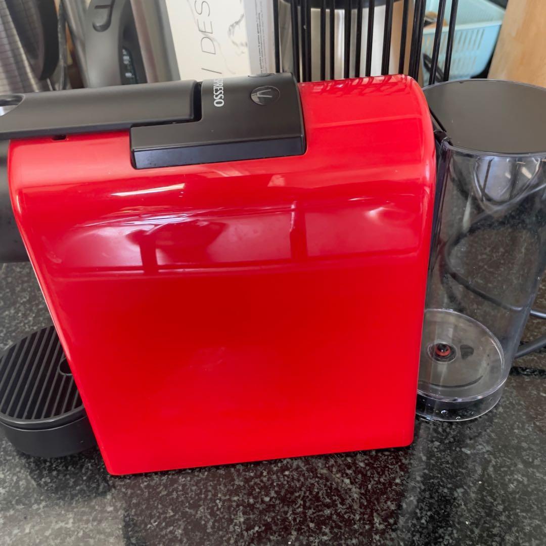 Nespresso essenza mini with free descaling and capsule holder, TV