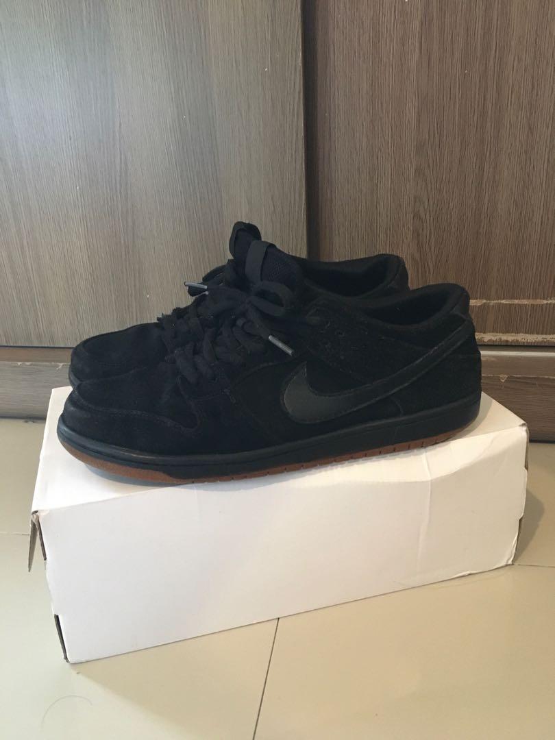 dunk low black gum