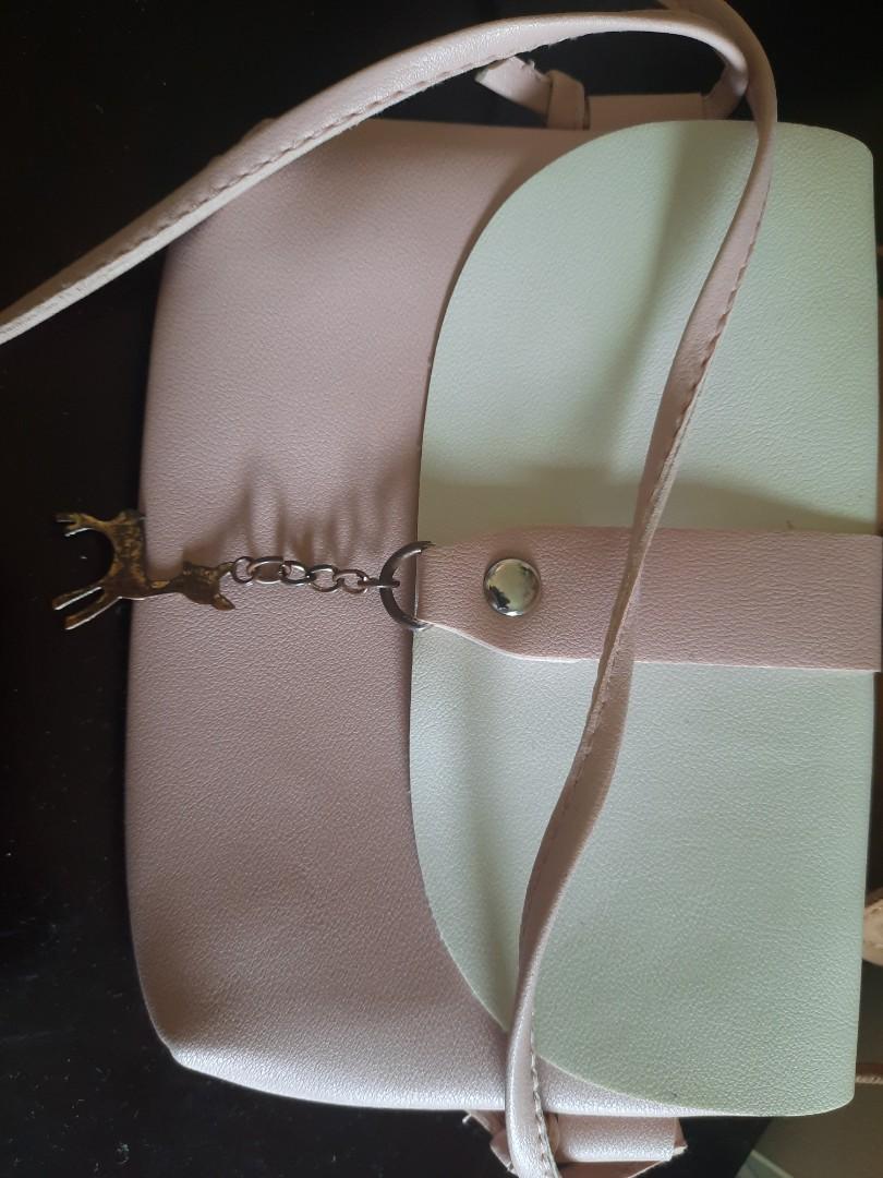 Old Rose bag (Category: Cross-body Bags) located in Mandaluyong City. Submitted by blueberrypatch (Listing ID 1173385560, Image 1). Description: free with purchase.