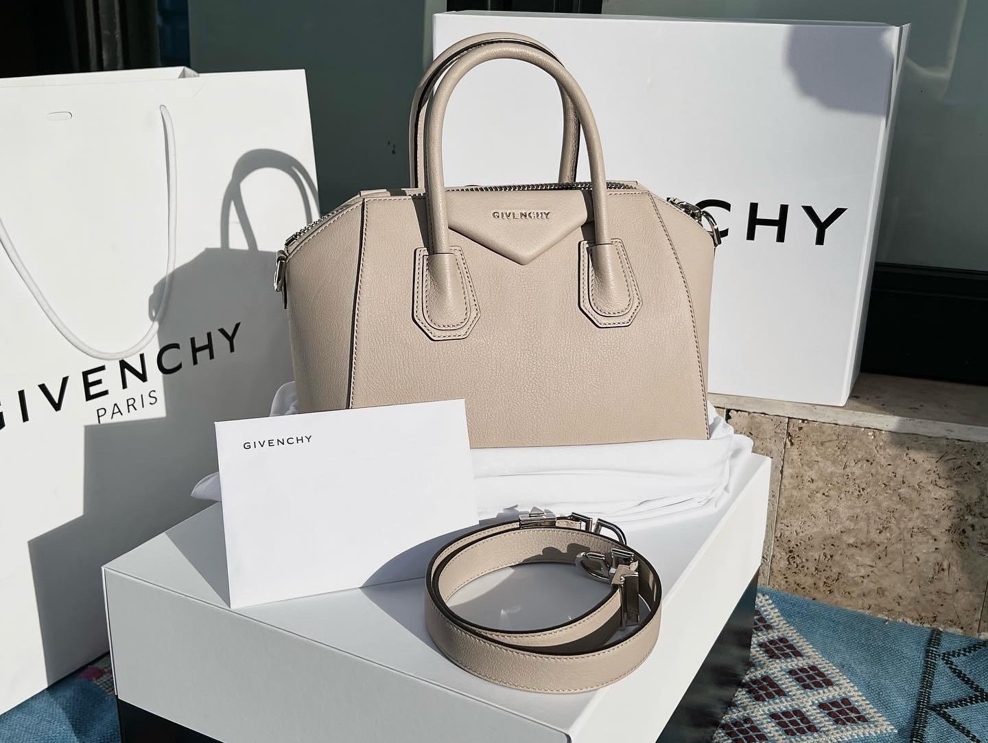 ONLY 1 pc Givenchy antigona worth PHP 129, 500 AUTHENTIC with original