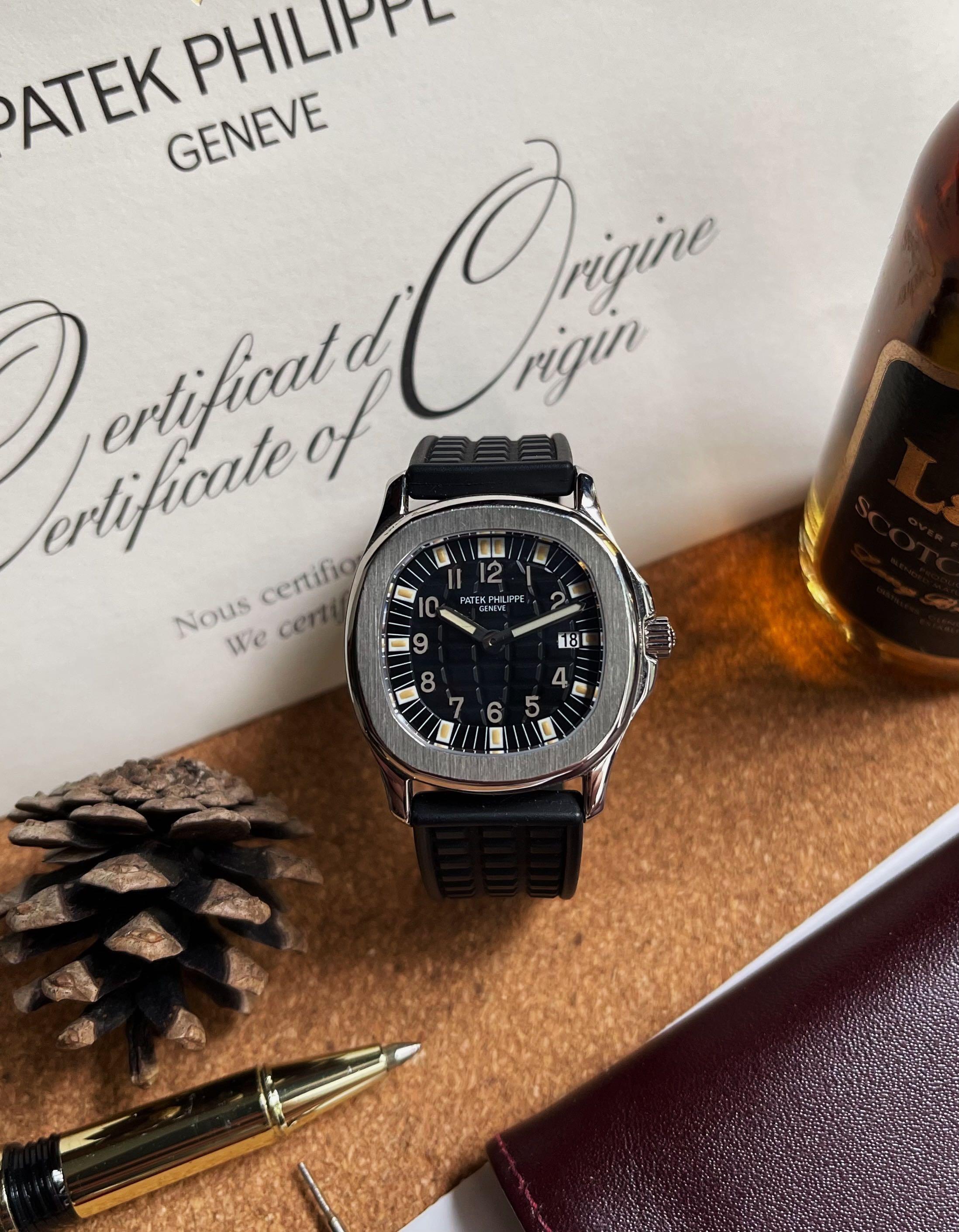 patek-philippe-aquanaut-4960-1a-001-luxury-watches-on-carousell