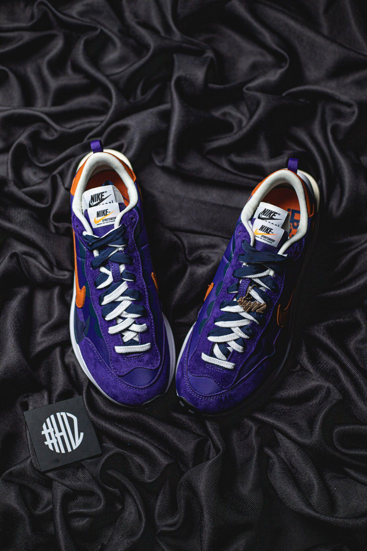 sacai nike iris