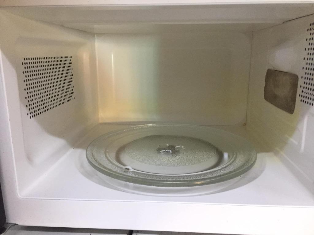 SHARP Compact Microwave Oven (Category: Ovens & Toasters) located in Muntinlupa City. Submitted by aussie.surplustore (Listing ID 1173380972, Image 3). Description: SHARP Compact Microwave Oven Price: 2,700 📌 Items are from Australia SURPLUS/USED or MALL PULL OUT Tested and Working 📍MODE OF PAYMENT: GCash or Bank Transfer NO COD TRANSACTION Payment first only. 👉Shipping: Via Lalamove, Gogo Express and Ap Cargo. .