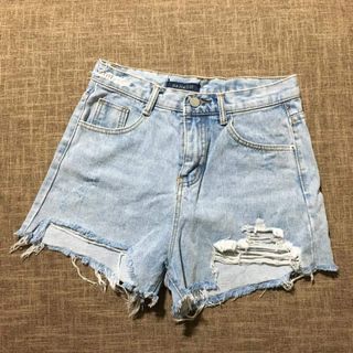 (Category: ) located in . Submitted by yvonee9 (Listing ID 1173530160, Image 1). Description: .