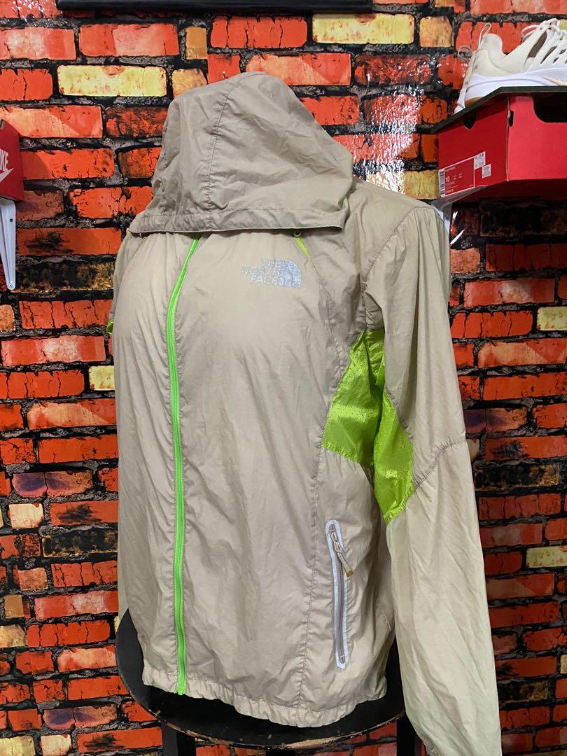 Tnf the north face Windrunner, Men's Fashion, Activewear on Carousell