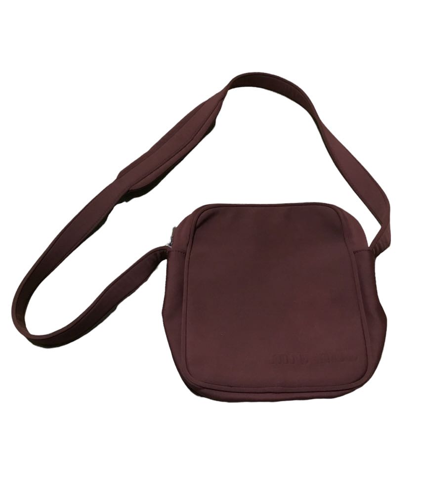 1998-1999 miu miu maroon pudded crossbody sling bag prada, Men 