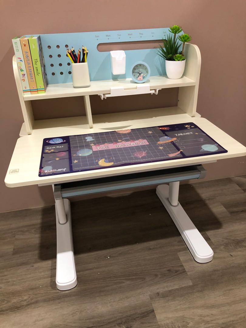 Hip kids desk discount