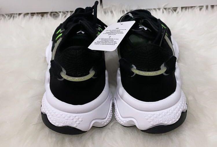 ADIDAS OZWEEGO black line neon whits SALE from 1.8jt not nikepuma, Fesyen  Wanita, Sepatu di Carousell