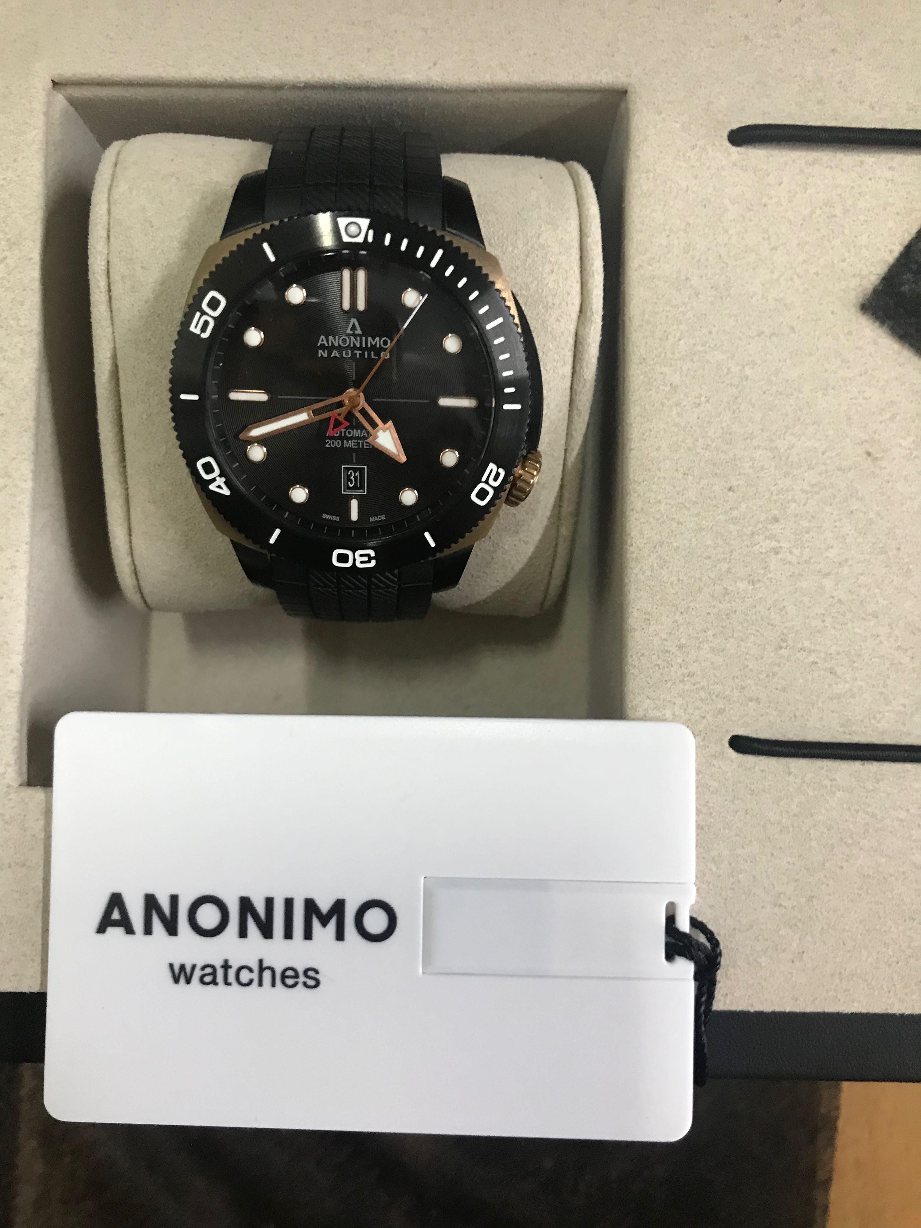 Anonimo Carousell