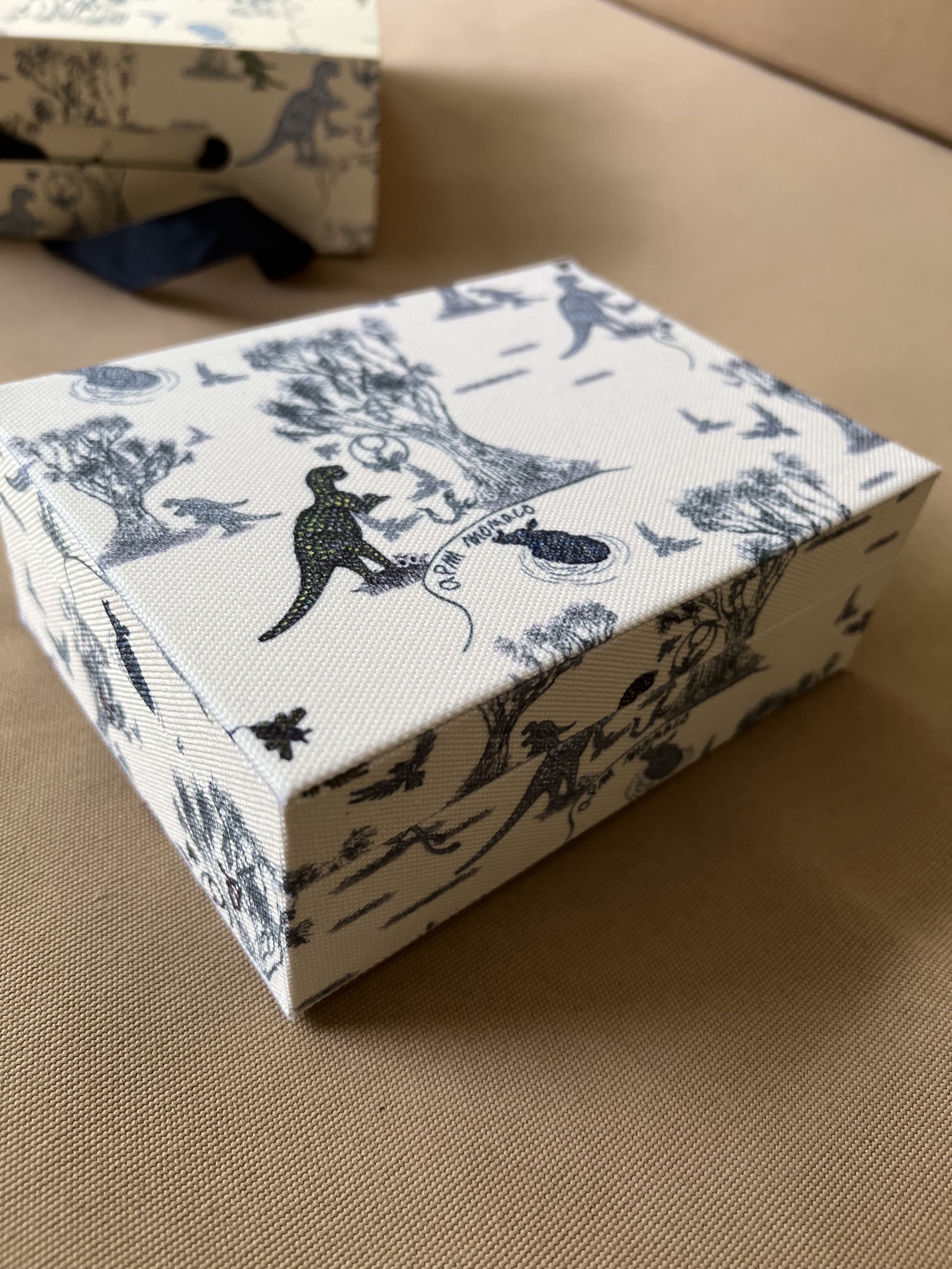 APM Monaco Jeweller Box with dinosaur detailing, Women's Fashion