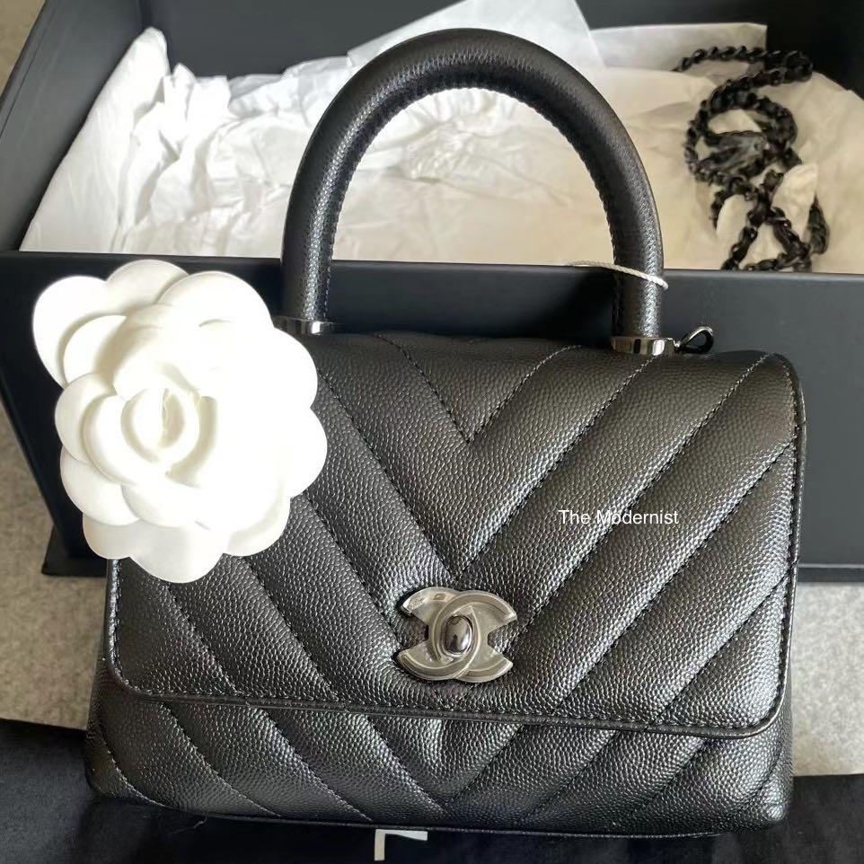 Chanel so hot sale black coco handle