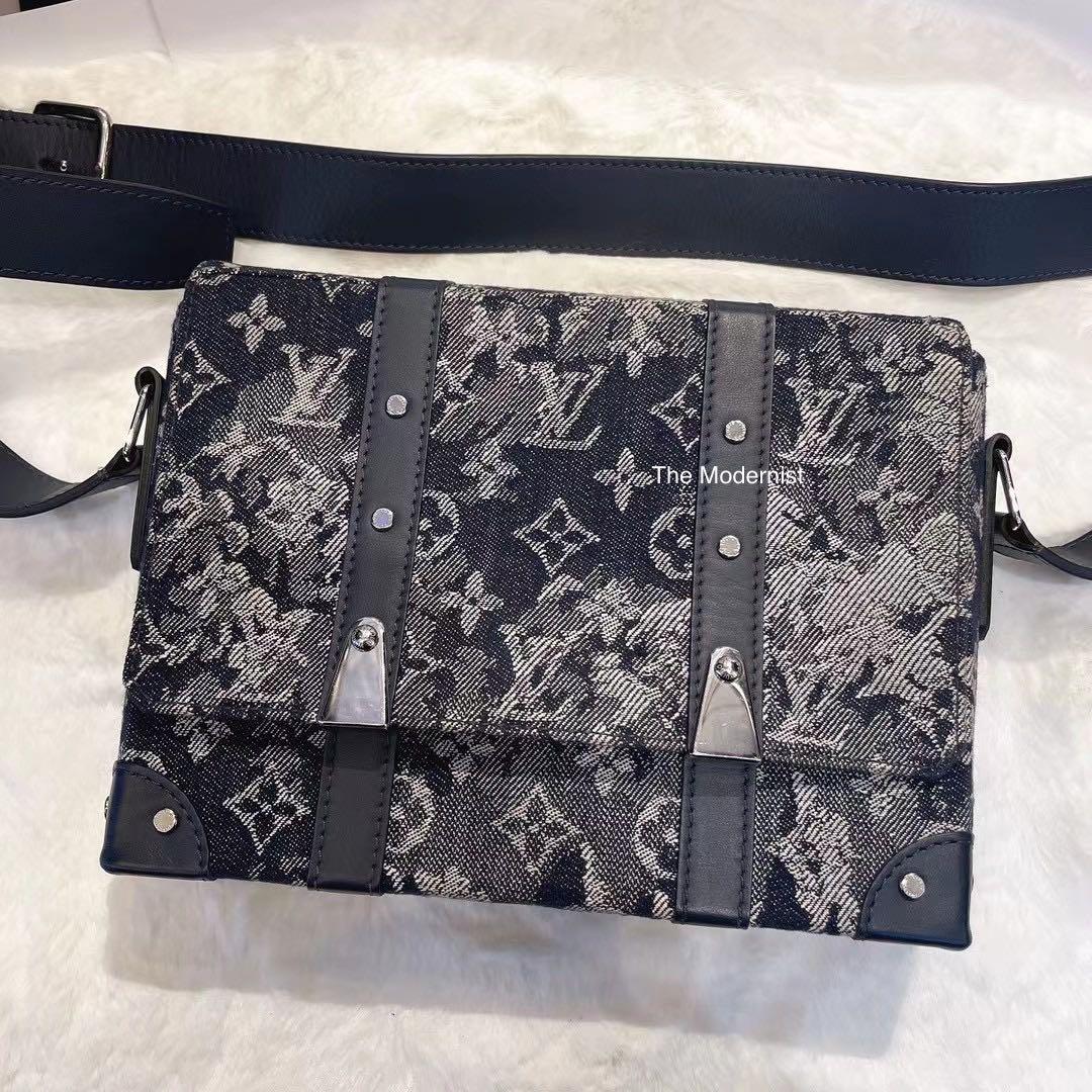 Bags Briefcases Louis Vuitton LV Mens Trunk Messenger Tapestry