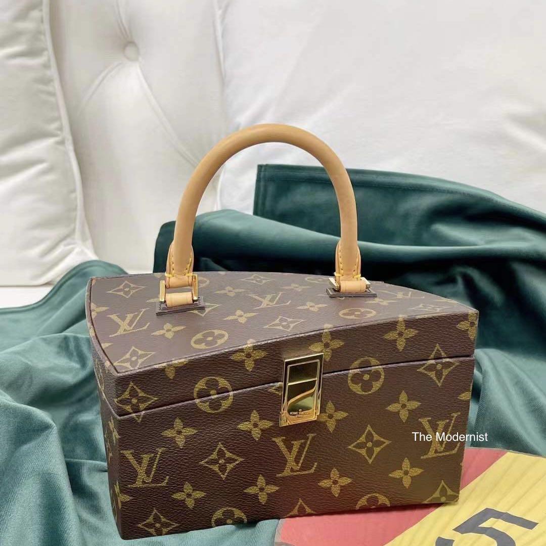 Louis Vuitton Limited Edition Frank Gehry Twisted Box Monogram Canvas at  1stDibs