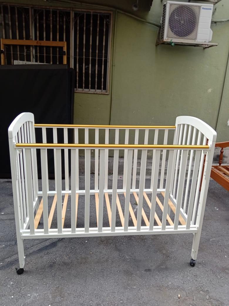 Second hand cot clearance