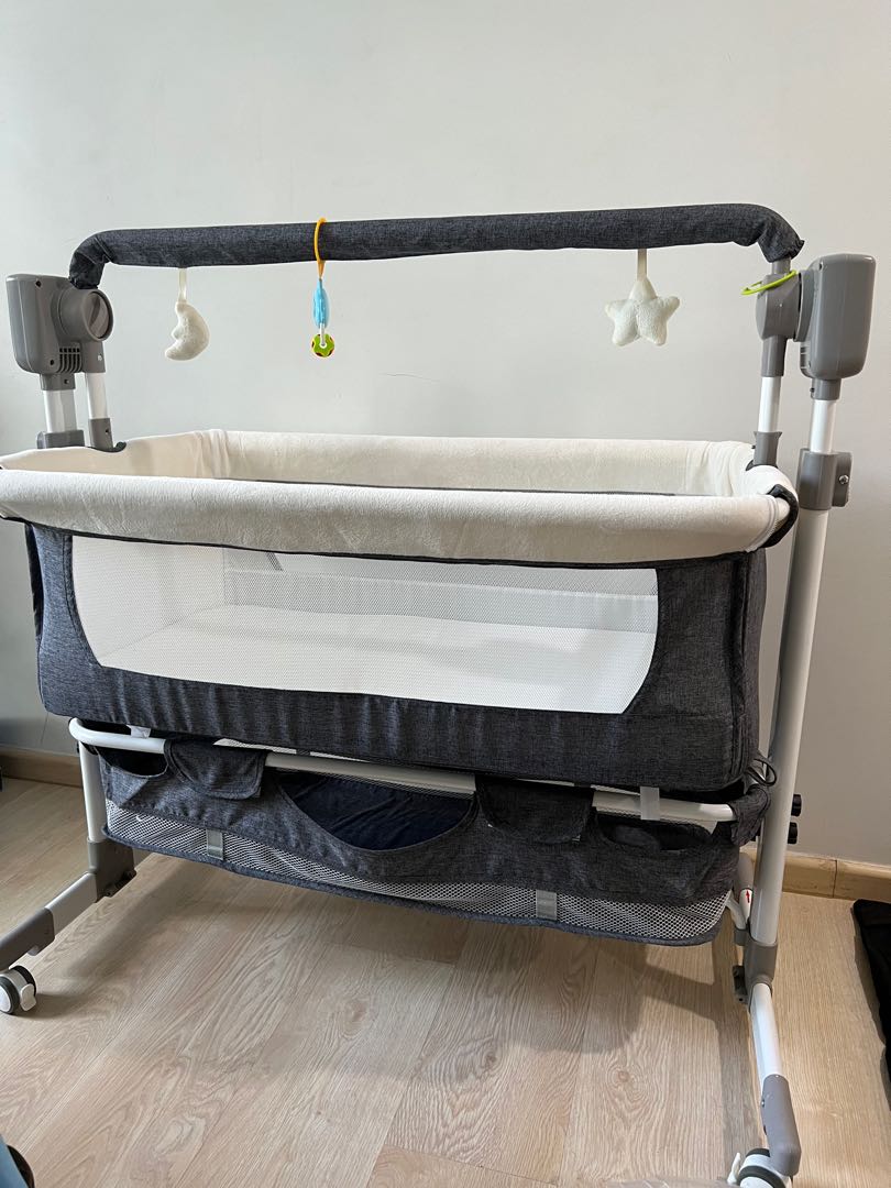 Baby Multifunctional electric cradle shaker baby bedside bed sleeping basket