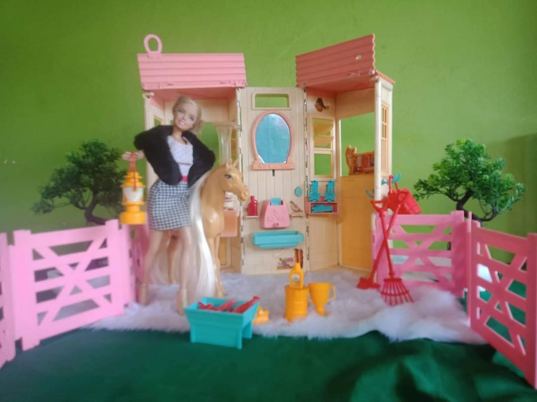Barbie hotsell horse stable