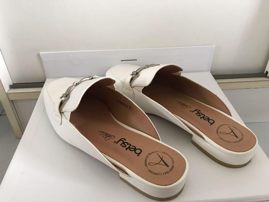 Velma slip on best sale pointy toe mules
