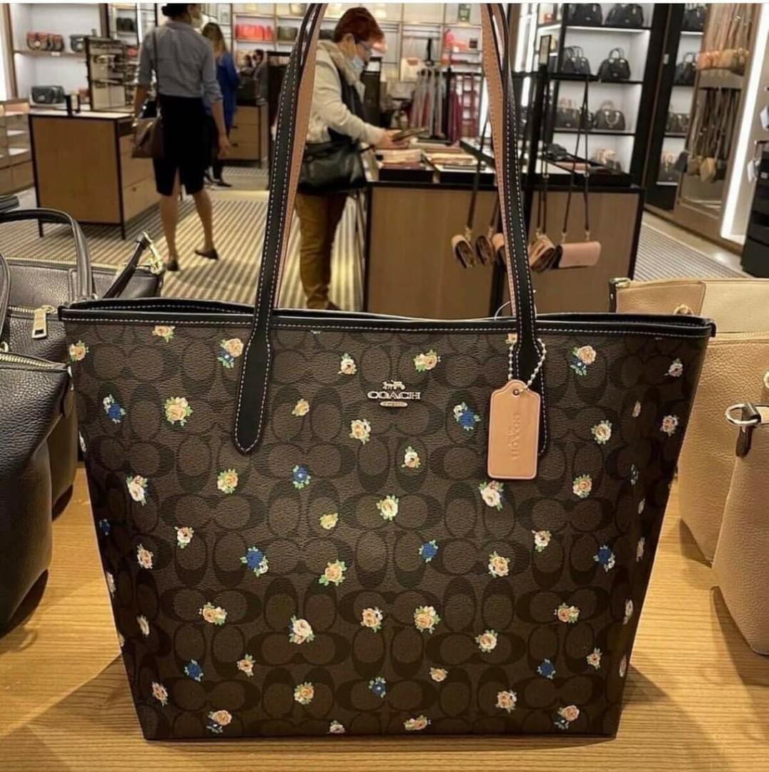 Coach reversible City tote, Women's Fashion, Bags & Wallets, Tote Bags on  Carousell