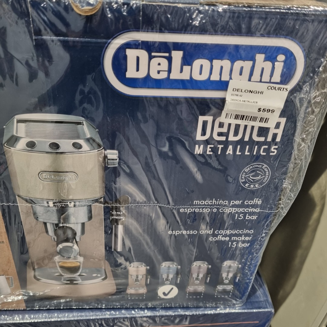 Dedica Delonghi E685 pump coffee machine, TV & Home Appliances, Kitchen