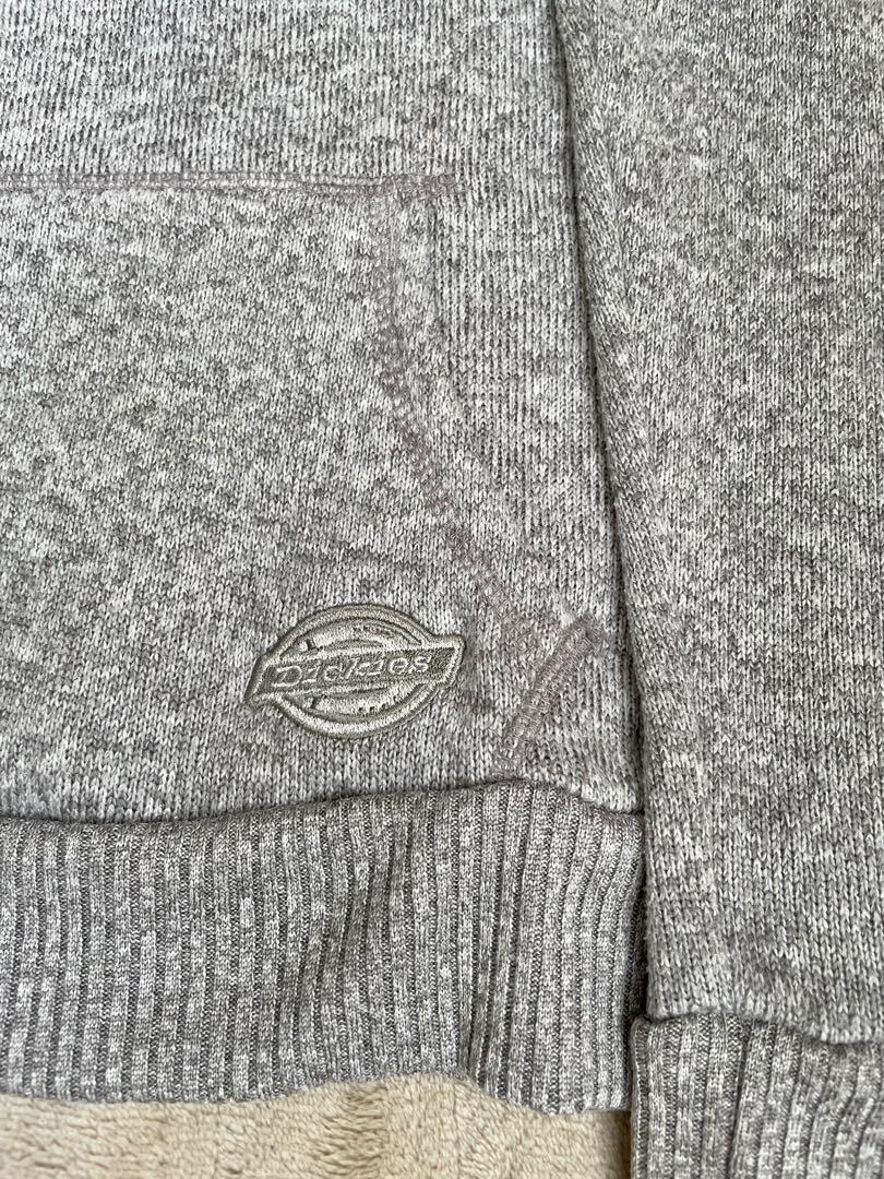 Dickies hoodie (Category: Coats, Jackets and Outerwear) located in Calapan. Submitted by JennGIsla (Listing ID 1170088462, Image 2). Description: Refer to photos for the size.