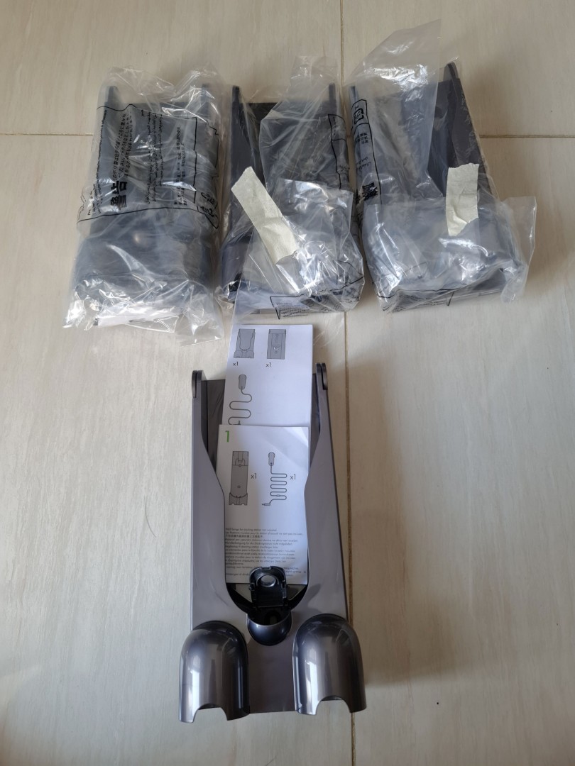 Dyson v10 & v11 wall mount (bnew with screws), TV & Home Appliances