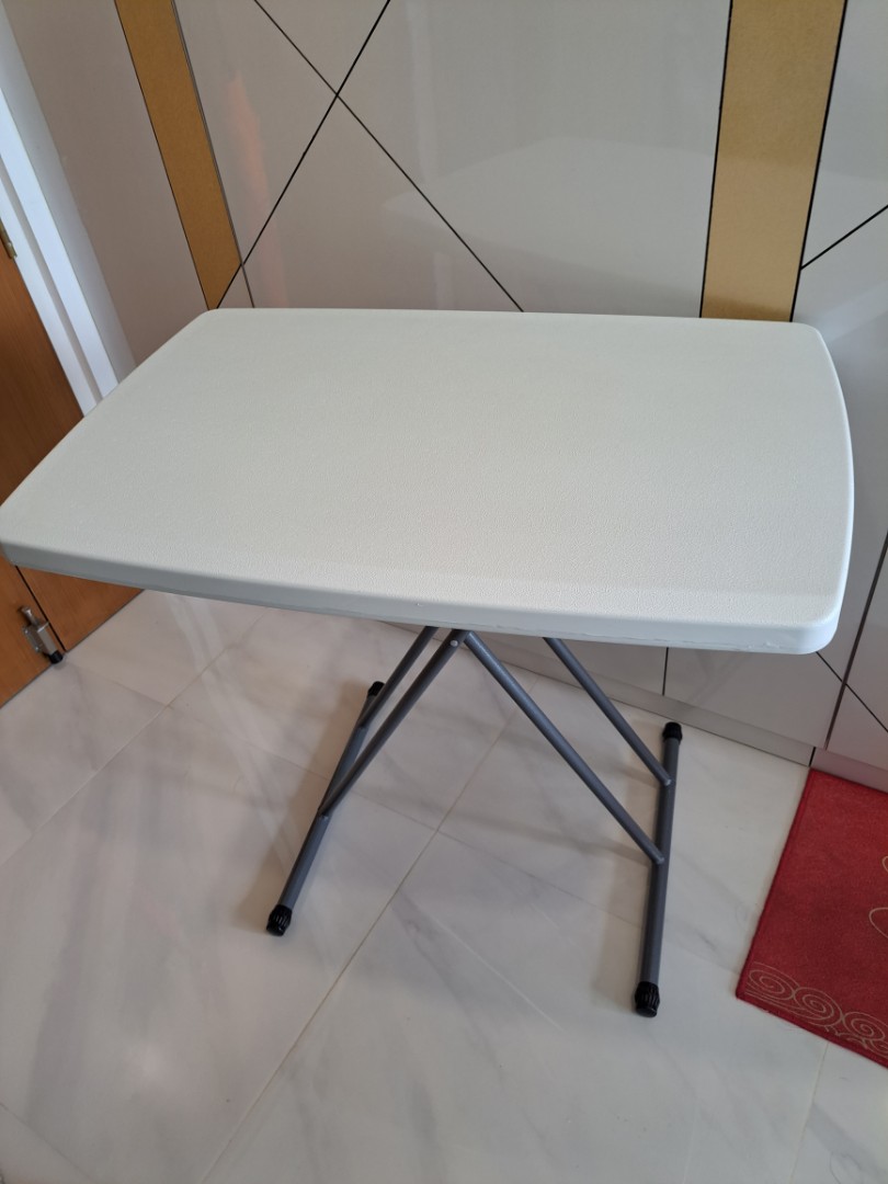 foldable table cost