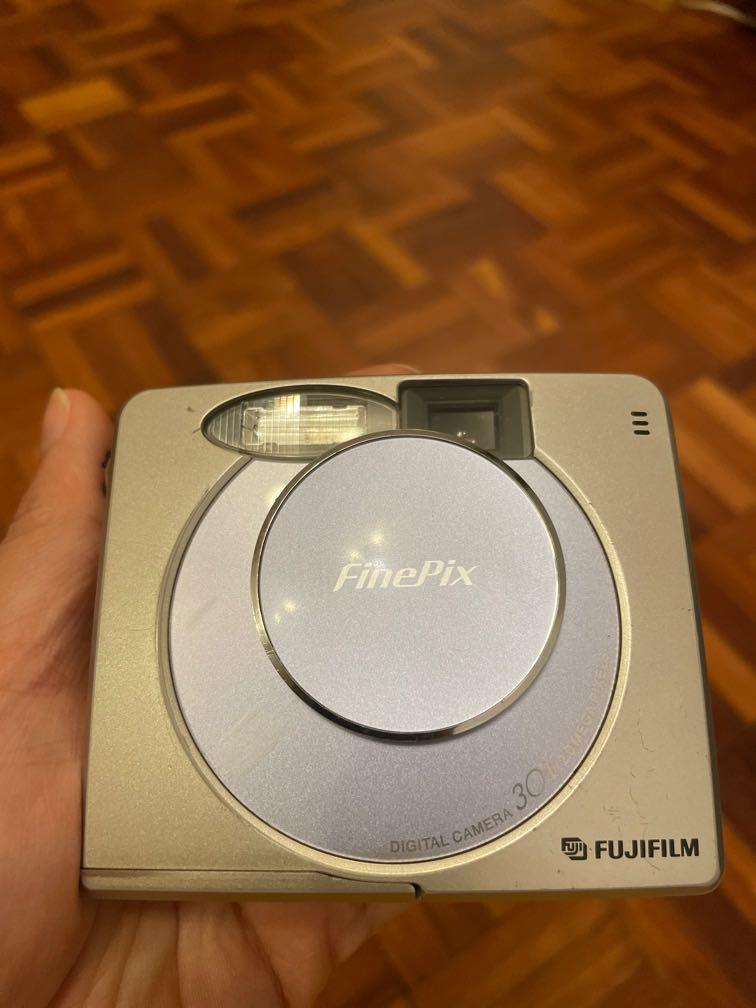 新品定番FUJI FILM FinePix FINEPIX 30I シルバー デジタルカメラ