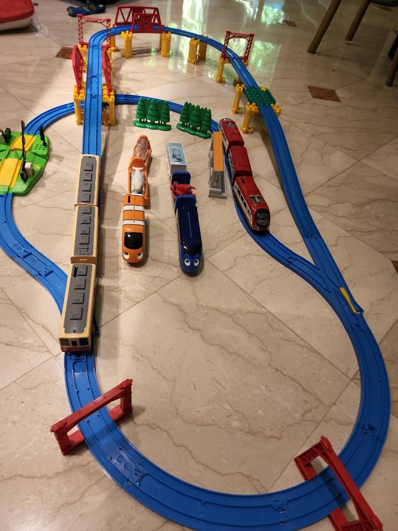 Genuine takara tomy complete train set with 4 trains, Hobbies & Toys