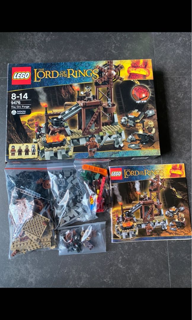 LEGO - Lord of the rings, 9476 - The Orc Forge, Hobbies & Toys