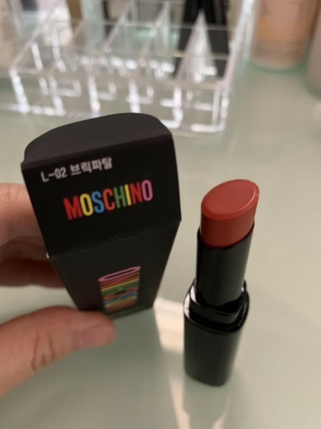 moschino lipstick