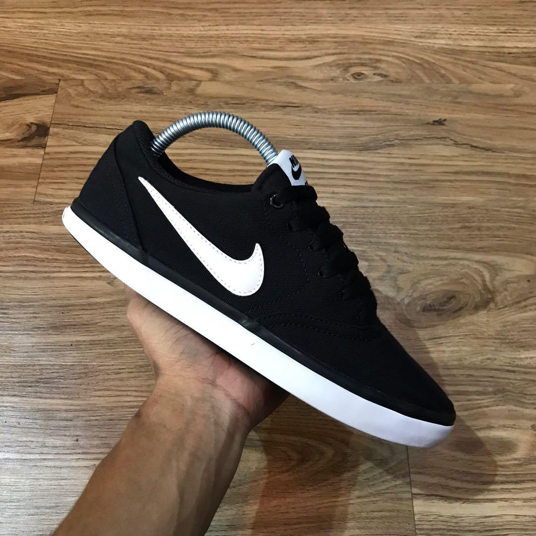 Nike sb shop check on feet
