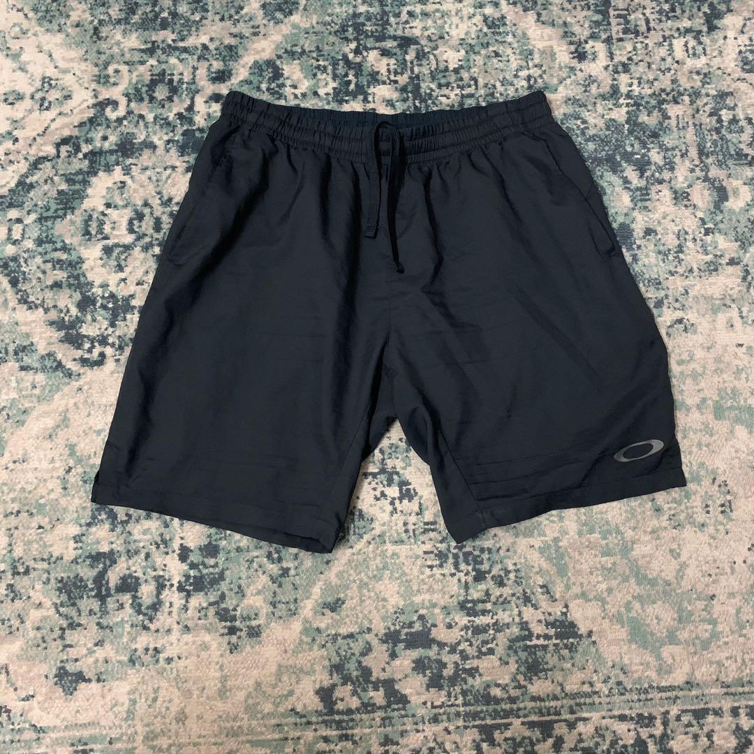 oakley nylon Shorts, Men's Fashion, Bottoms, Shorts on Carousell