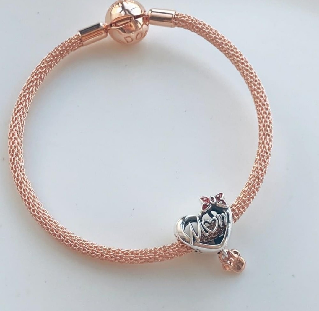 Pandora rosegold mesh bracelet with mom 