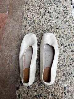 (Category: ) located in . Submitted by closet.cleanup (Listing ID 1170132192, Image 1). Description: .
