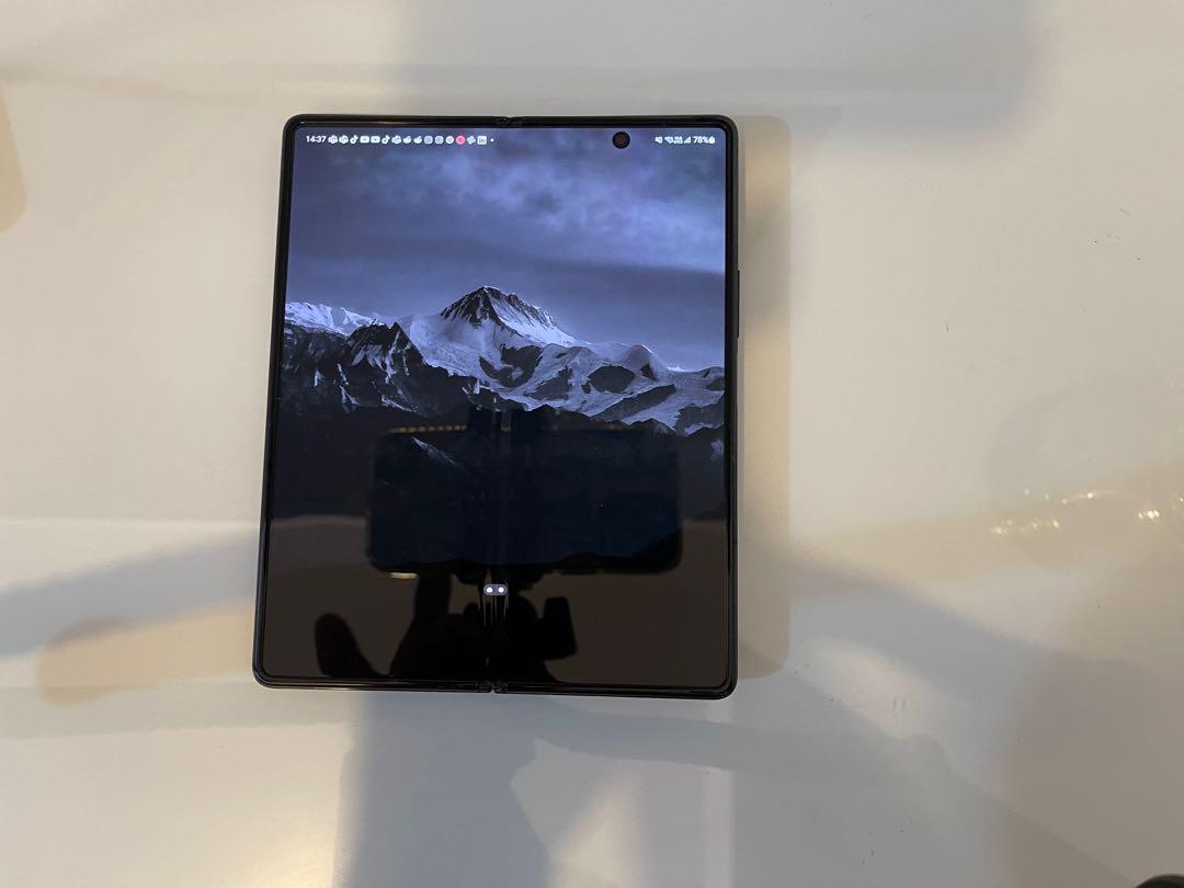Samsung Galaxy Z Fold 2 (Category: Samsung) located in Manila. Submitted by mudkipz9999 (Listing ID 1170099153, Image 2). Description: 5G, 256gb, Globe Platinum locked until October 2022. Runs perfectly, no known issues except for a small scratch on the screen that is barely visible (does not show up on photos due to size). Complete box, original accessories (charger, cable, AKG earphones and extra plugs), and manuals. Also comes with three origi