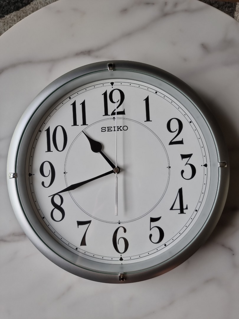 Seiko silent sweep wall clock, Furniture & Home Living, Home Decor