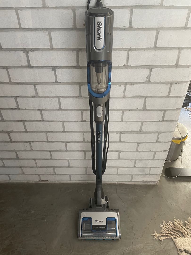 Shark vacuum (like new but not working), TV & Home Appliances, Vacuum