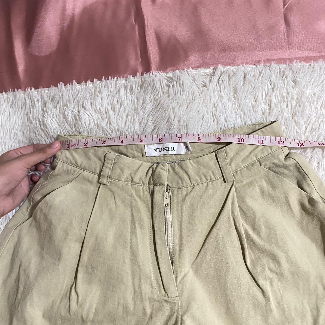 Size 24 HIGHWAISTED FORMAL SHORTS 3 (Category: Shorts) located in Manila. Submitted by stealit (Listing ID 1170138687, Image 2). Description: .