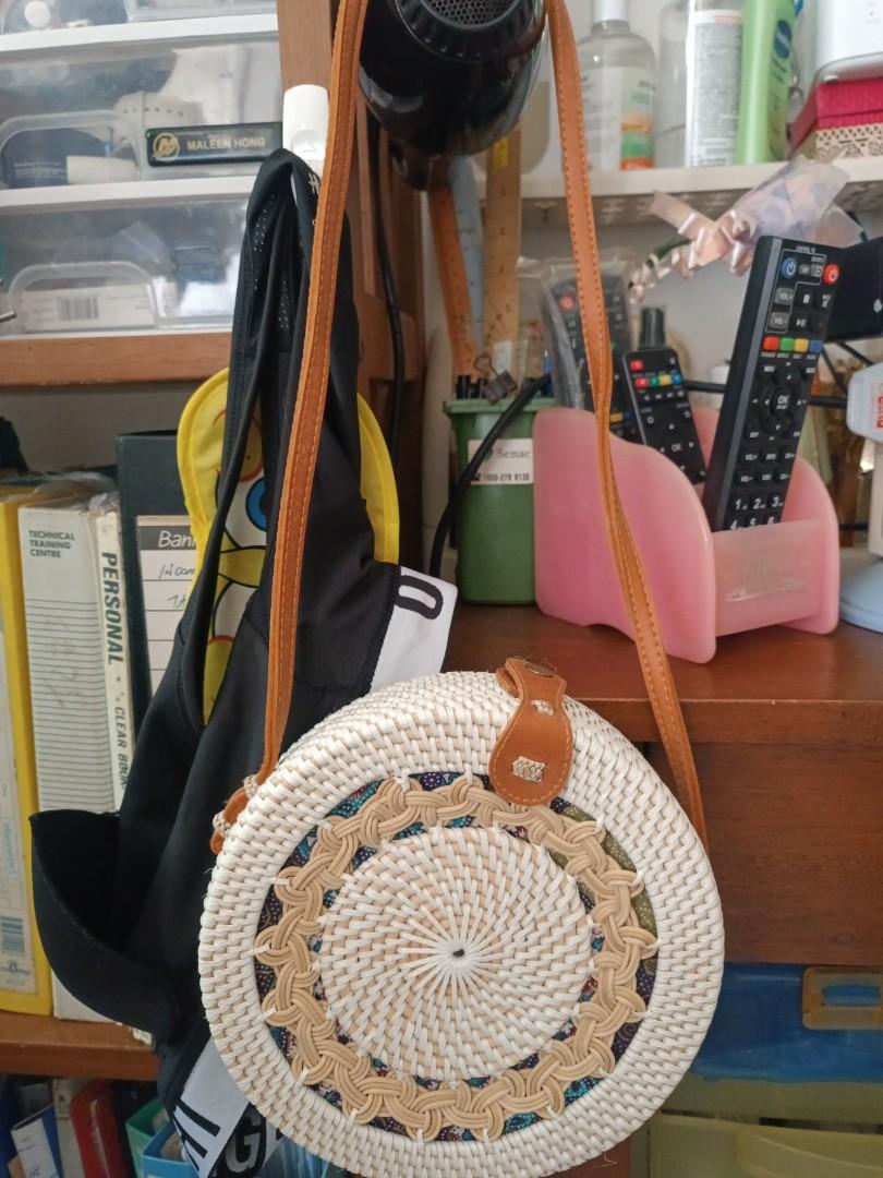 Sling bag Men s Fashion Bags Sling Bags on Carousell