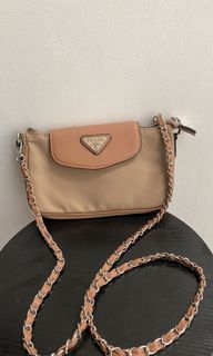 (Category: ) located in . Submitted by PreBags (Listing ID 1170085921, Image 1). Description: .