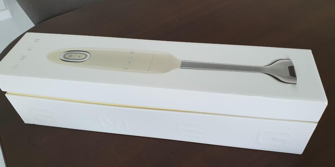 SMEG hand blender retro white colour, TV & Home Appliances, Kitchen