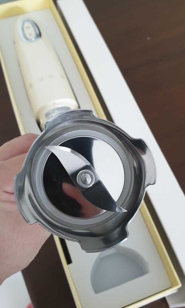 SMEG hand blender retro white colour, TV & Home Appliances, Kitchen