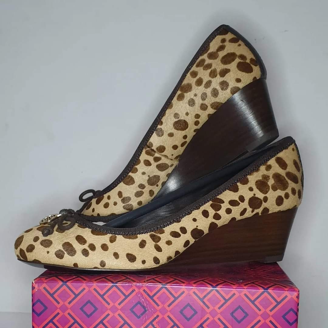 chelsea wedge tory burch