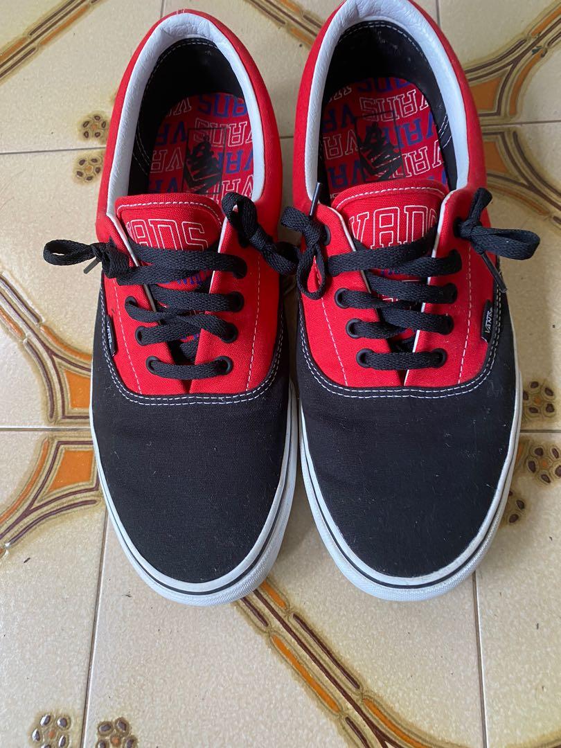 US 13 Vans Shoes Versity Era Black Red