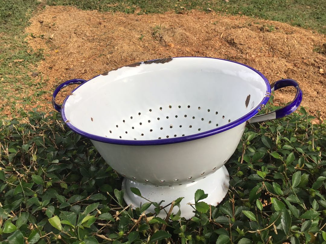 Vintage Classic English Enamelware Colander, Furniture & Home Living