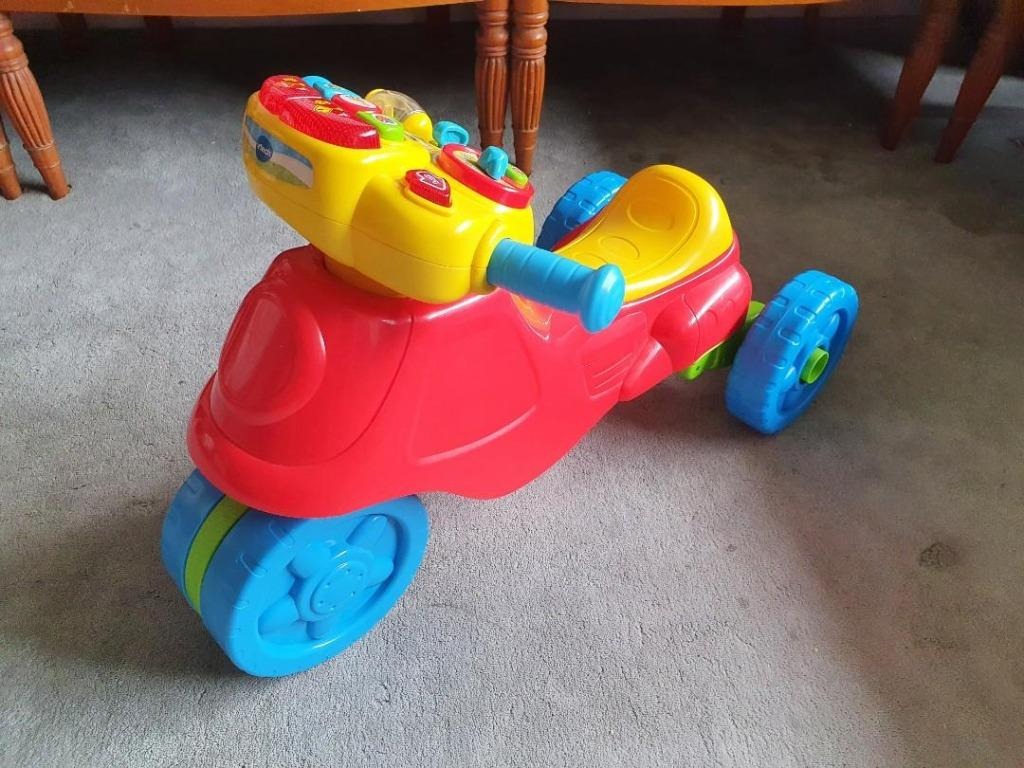 Zoom motorbike shop
