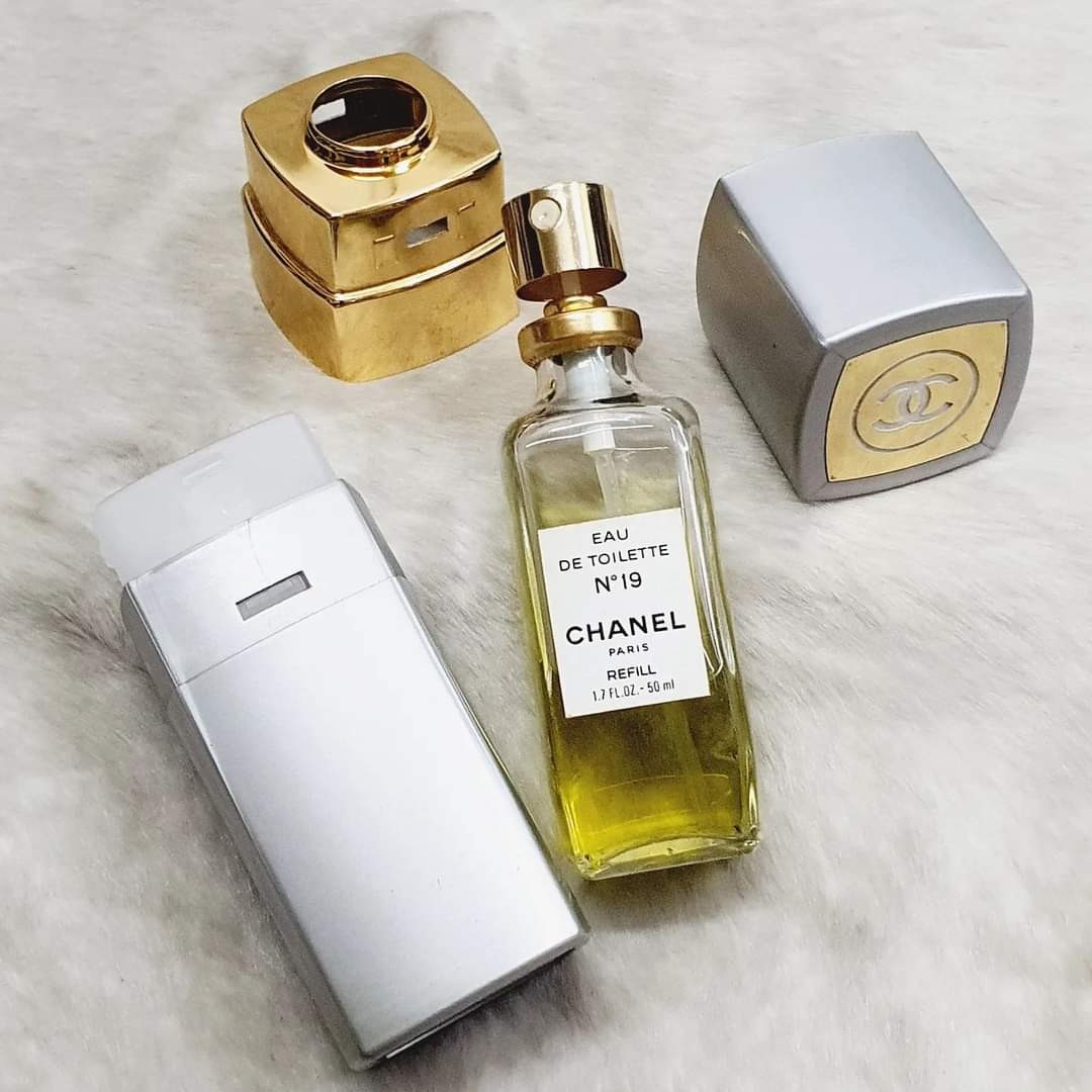 Chanel refillable hotsell spray bottle