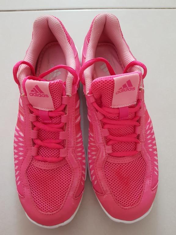 Foto sepatu adidas warna pink store